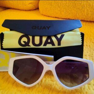 Quay Australia Hot Hossip